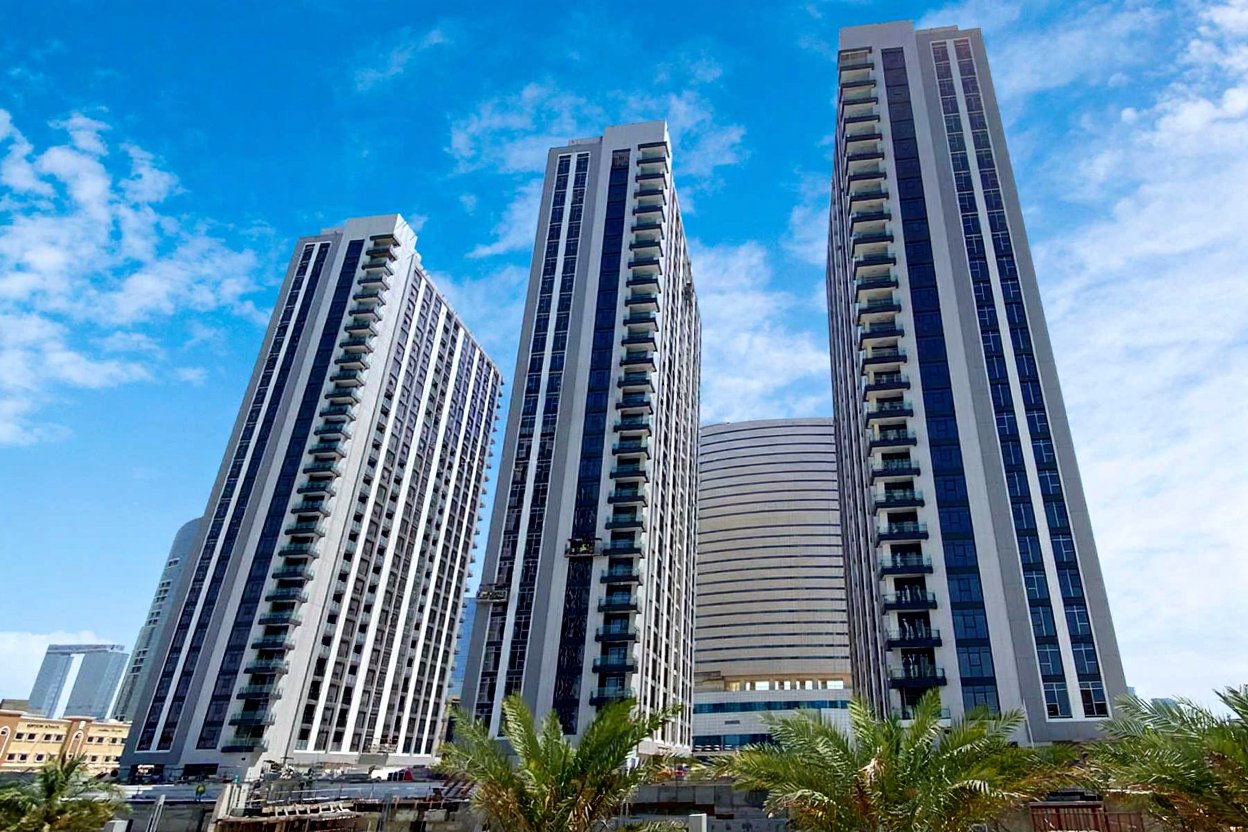 Waterfront luxury apartments at Shams Abu Dhabi featuring Beach Tower and Ocean Escape with panoramic Arabian Gulf views
